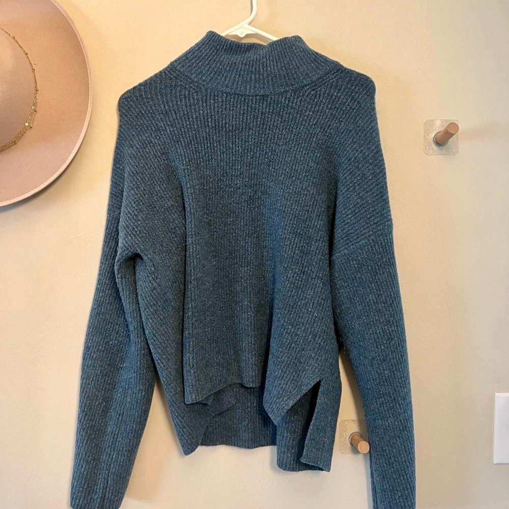 Beautiful Blue Super Soft Turtleneck Abercrombie & Fitch size M